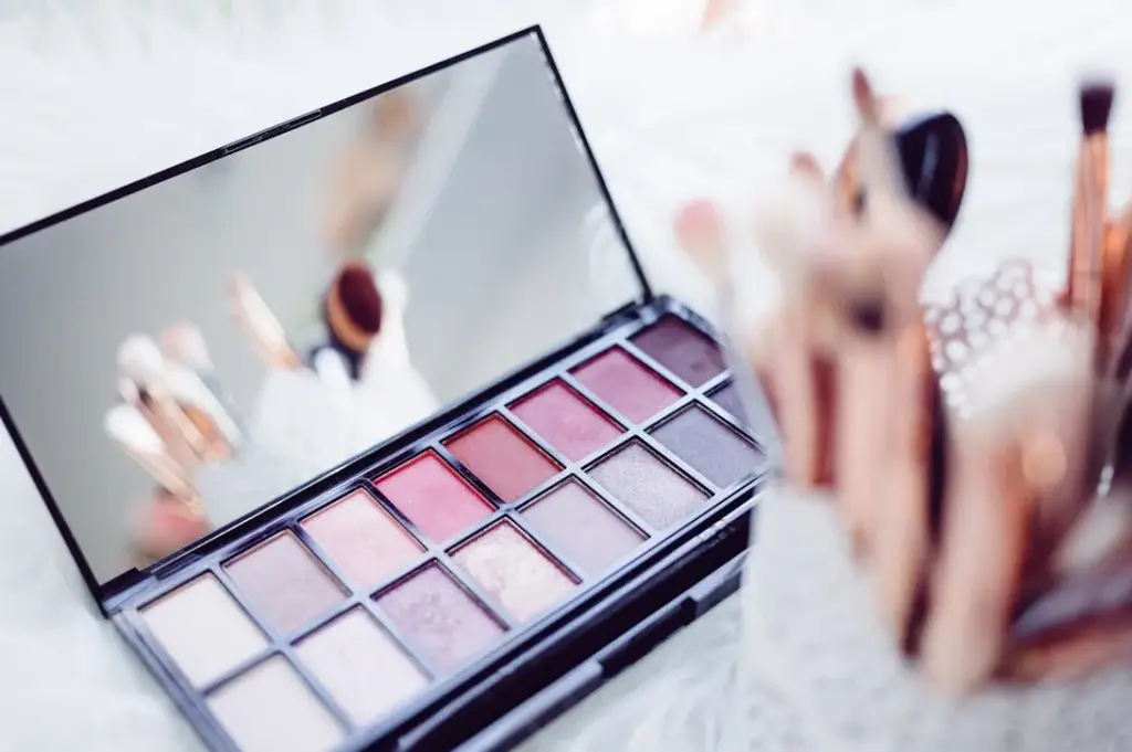 專櫃護唇膏推薦:打造柔嫩雙唇的秘密